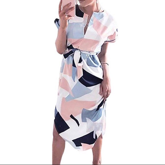 Poptem Dresses & Skirts - Geometric knee length dress